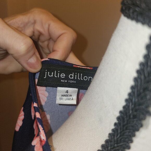 Julie Dillon Zaylee Faux Wrap Knit Dress in Floral, Size 4 - Picture 5 of 6